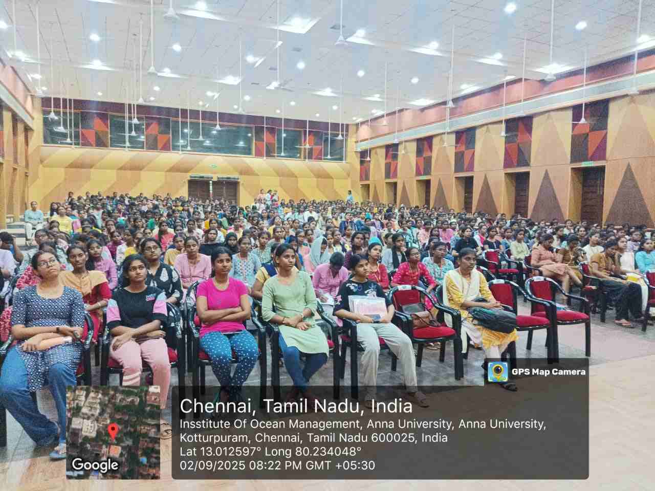 Dr. Vasanthi Babu Addresses First-Year UG & PG Hostel Students at Vivek Auditorium